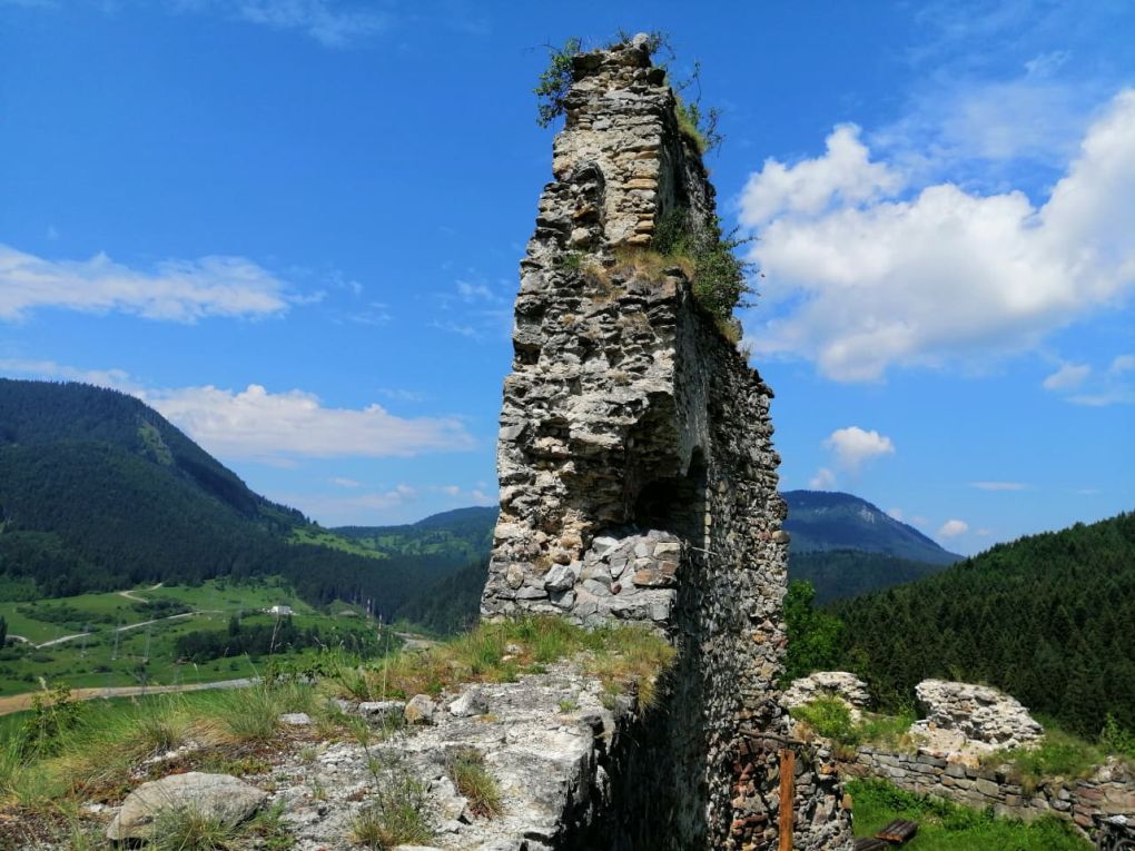 ruiny likavského hradu v Likavke