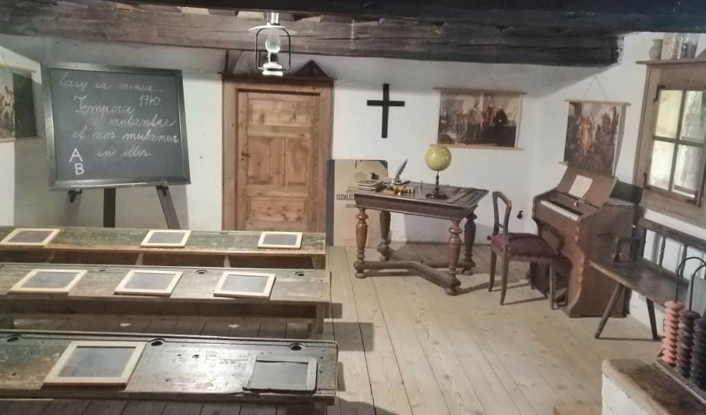 historická trieda v škole múzeum oravskej dediny