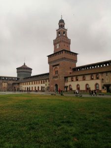 V hrade Sforzesco je dnes množstvo múzeí. Hrad Sforzesco 
