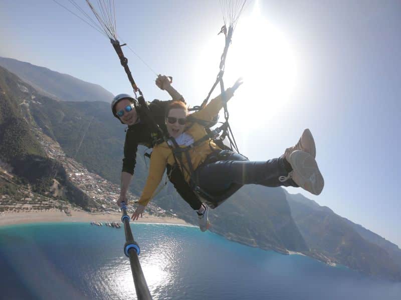Paragliding in Turkiye adrenalin atraction couple in the heaven - paragliding 