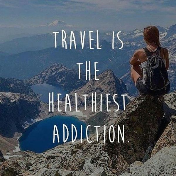 Cestovateľský citát travel quotes, žena na horách 